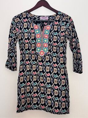 Parshwa Black multi-colored patterned tunic embroidered V-neckline 3/4 sleeve
